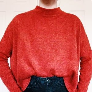 Cropped burgundy sweater